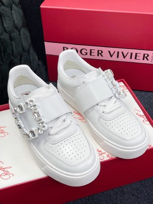 Roger Vivier Store Skateboard Shoes Sneakers White Cowhide Rubber Sheepskin Spring Collection Sweatpants