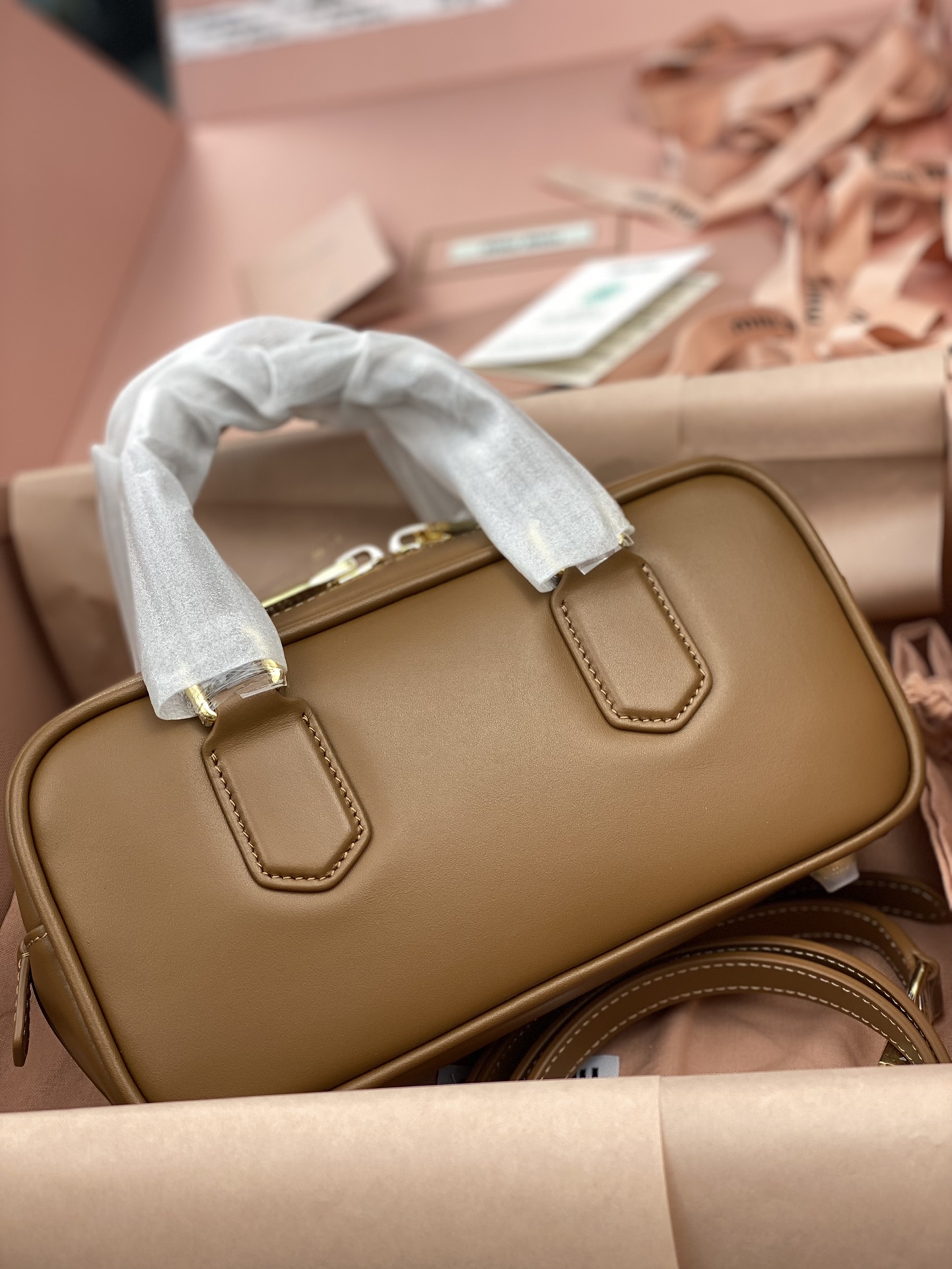 Delivery shot. Old factory bowling ball, 2046 - 图片 6