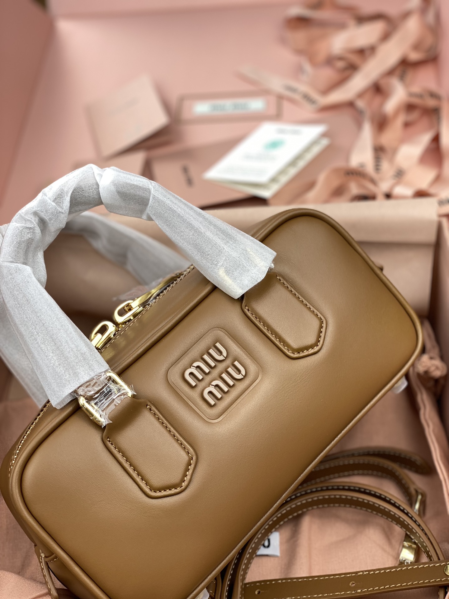 Delivery shot. Old factory bowling ball, 2046 - 图片 5