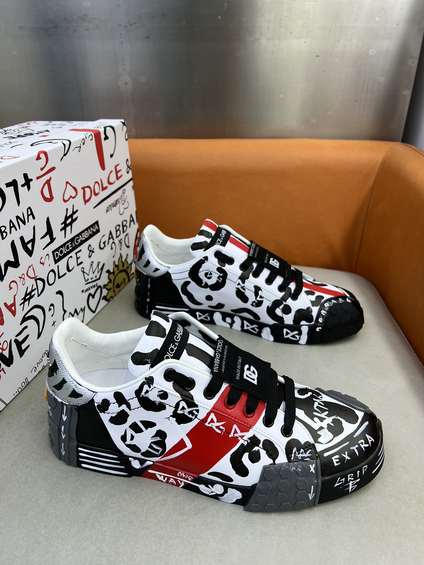 Marca real: D&G Color: Código de color original Número: 38-44 Personalizado 45 Material: Dolce & Gabbana® Nue…
