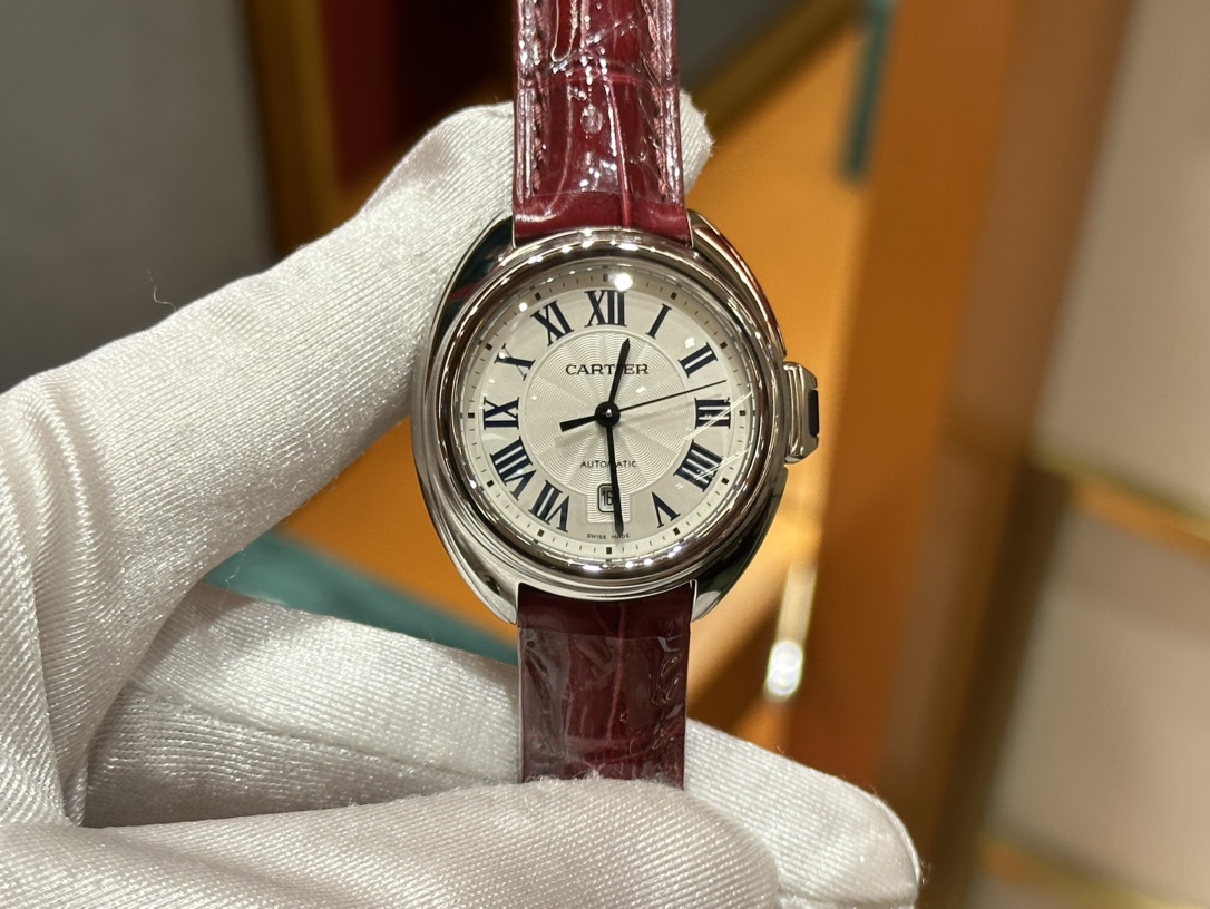 NO:144010,Red Cartier Red Key Opens the Happy Red of the New Year 31mm diameter stainless steel material with American crocodile leather belt, cartier, crocodile skin19860909红红火火 卡地亚红钥匙 开启新一年的幸福红 31mm直径 精钢材质 搭配美洲鳄鱼皮皮带,,cartier,crocodile skin,Watch