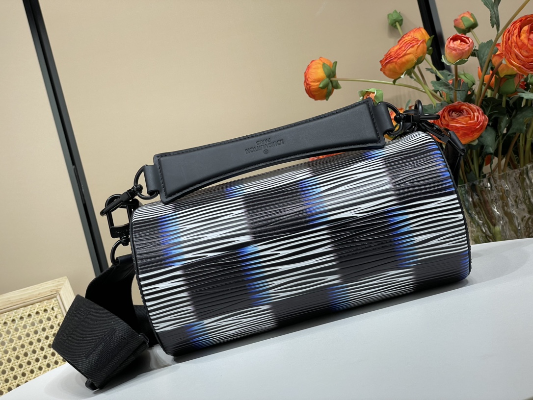 Louis Vuitton Top purchasing agent LV SOFT POLOCHON cylindrical trumpet official M23744 black calfskin water ripple (dark night large pattern) so