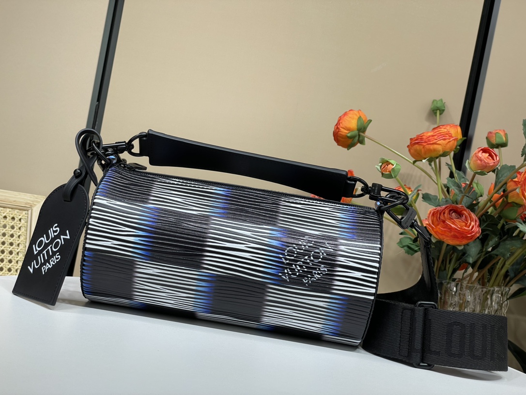 Louis Vuitton Top purchasing agent LV SOFT POLOCHON cylindrical trumpet official M23744 black calfskin water ripple (dark night large pattern) so