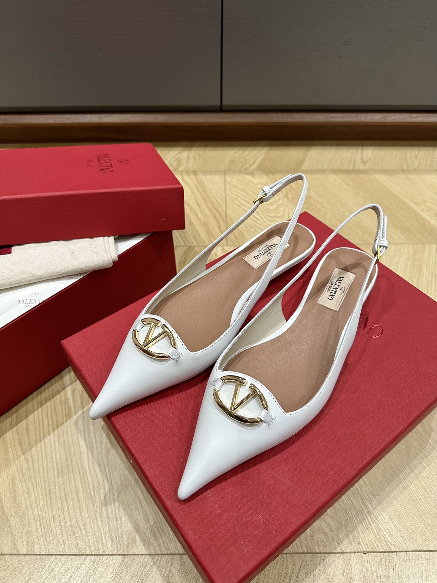 발렌티노 슬링백 하이힐 레플리카 24581