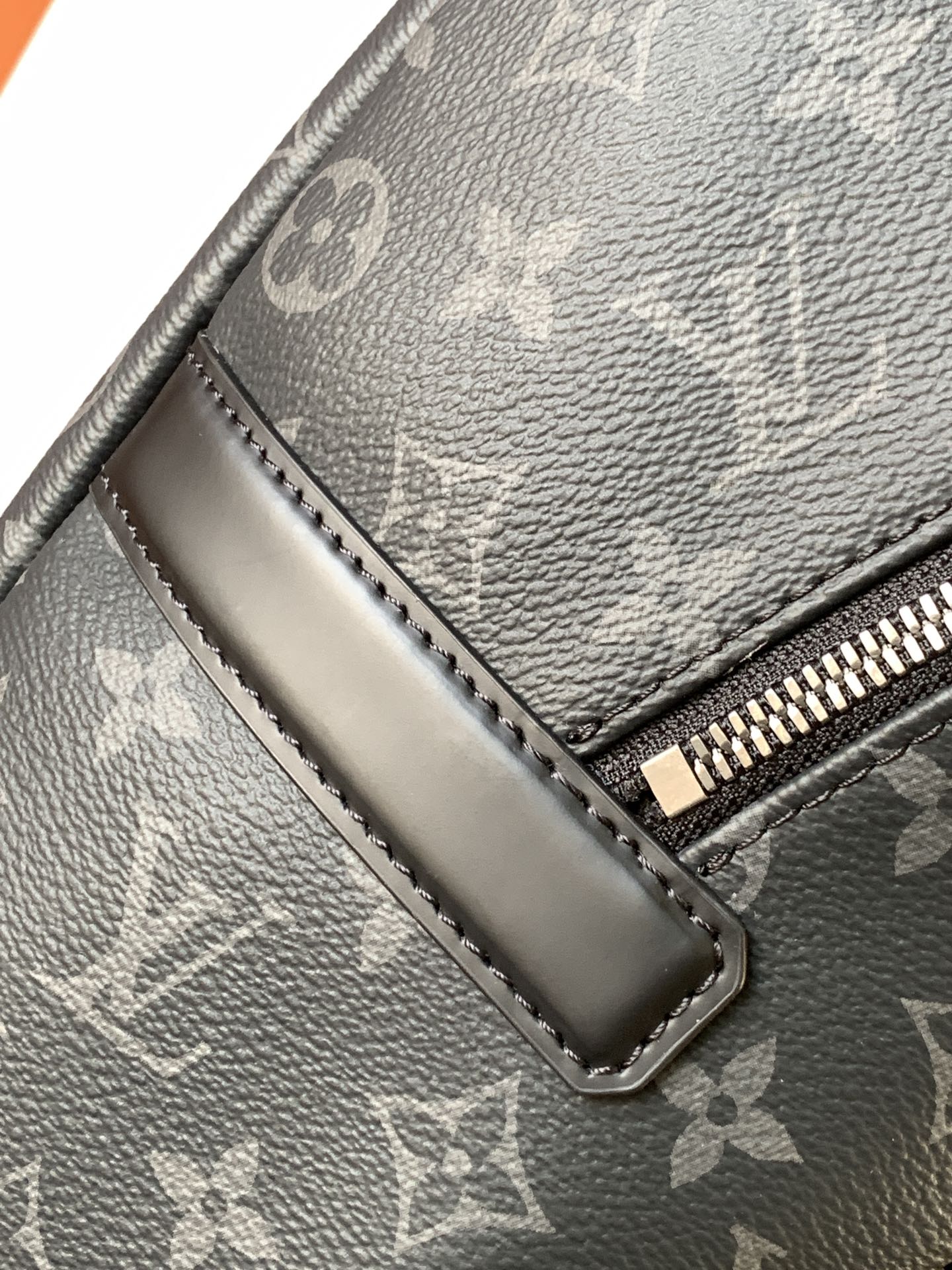 Louis Vuitton Discovery 双肩包