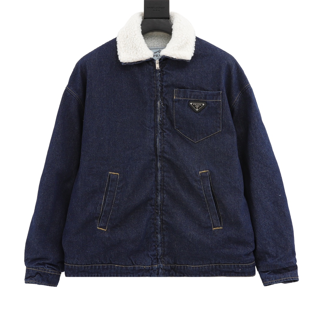 Chaqueta vaquera Prada con solapa de lana de cordero. La versión original se compró en la Escuela Nacional Especializad…