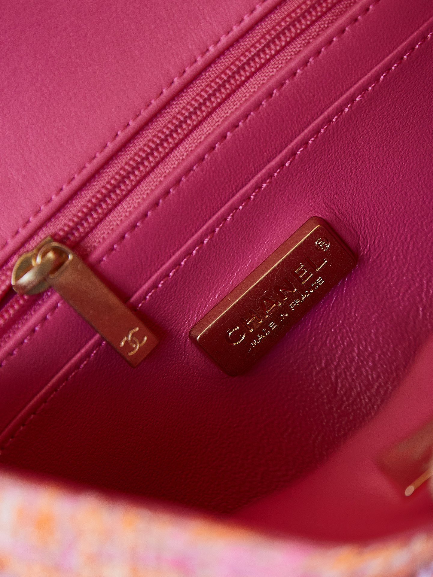 Chanel 24C Badge Pink CF 8