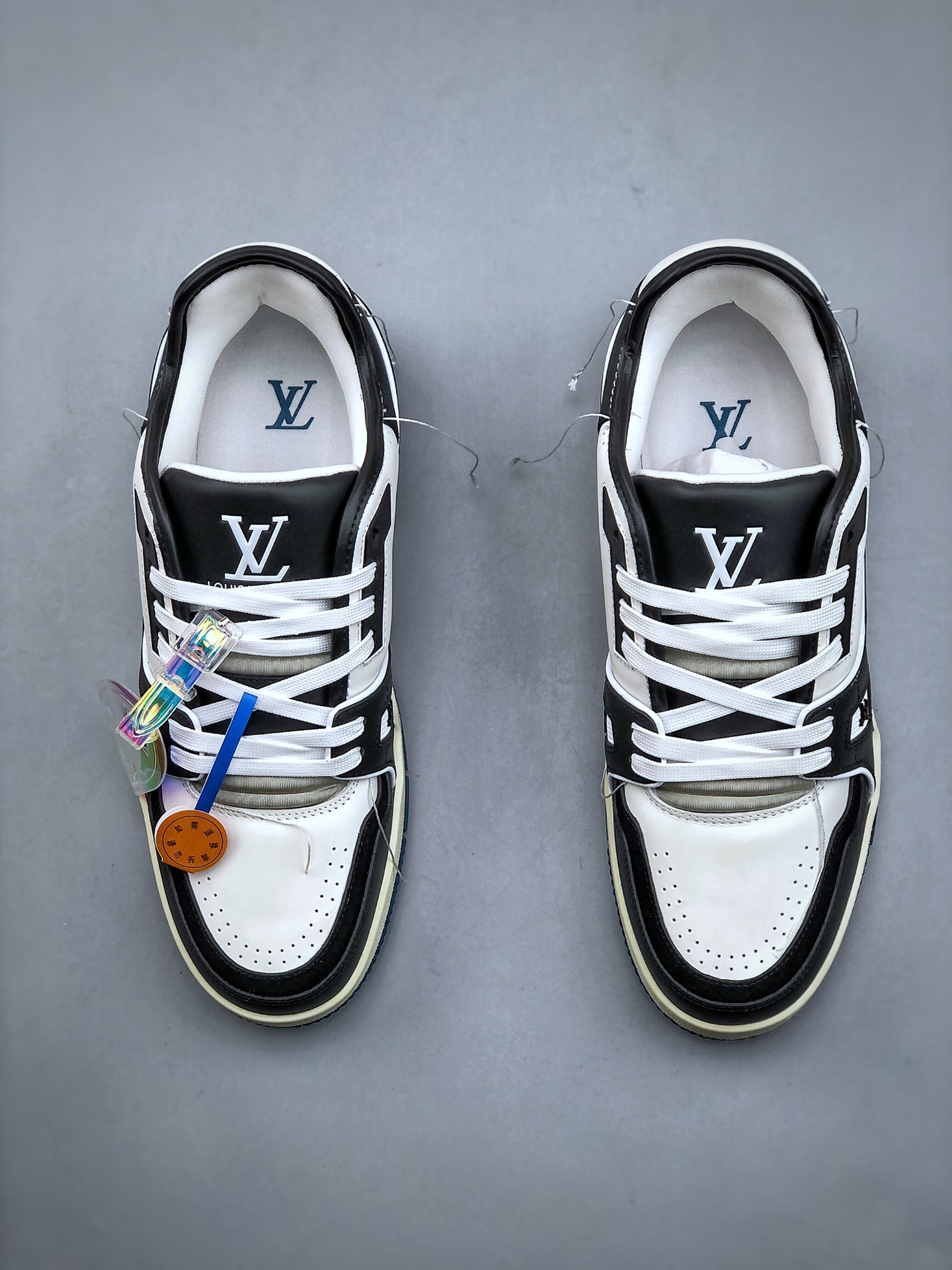 Virgil Abloh personally designed the new LVLouis Vuitton Trainer Sneaker Low casual sports culture all-match basketball sneakers