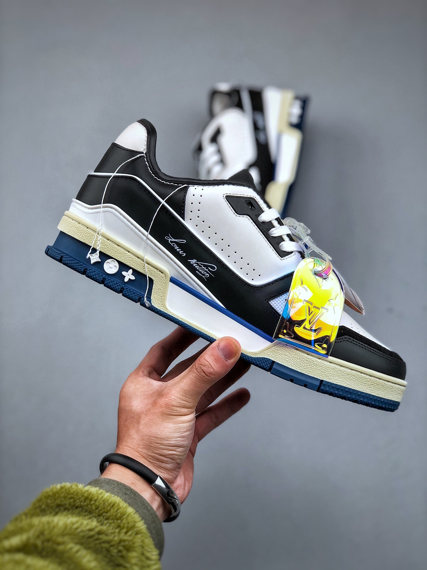 Virgil Abloh personally designed the new LVLouis Vuitton Trainer Sneaker Low casual sports culture all-match basketball sneakers