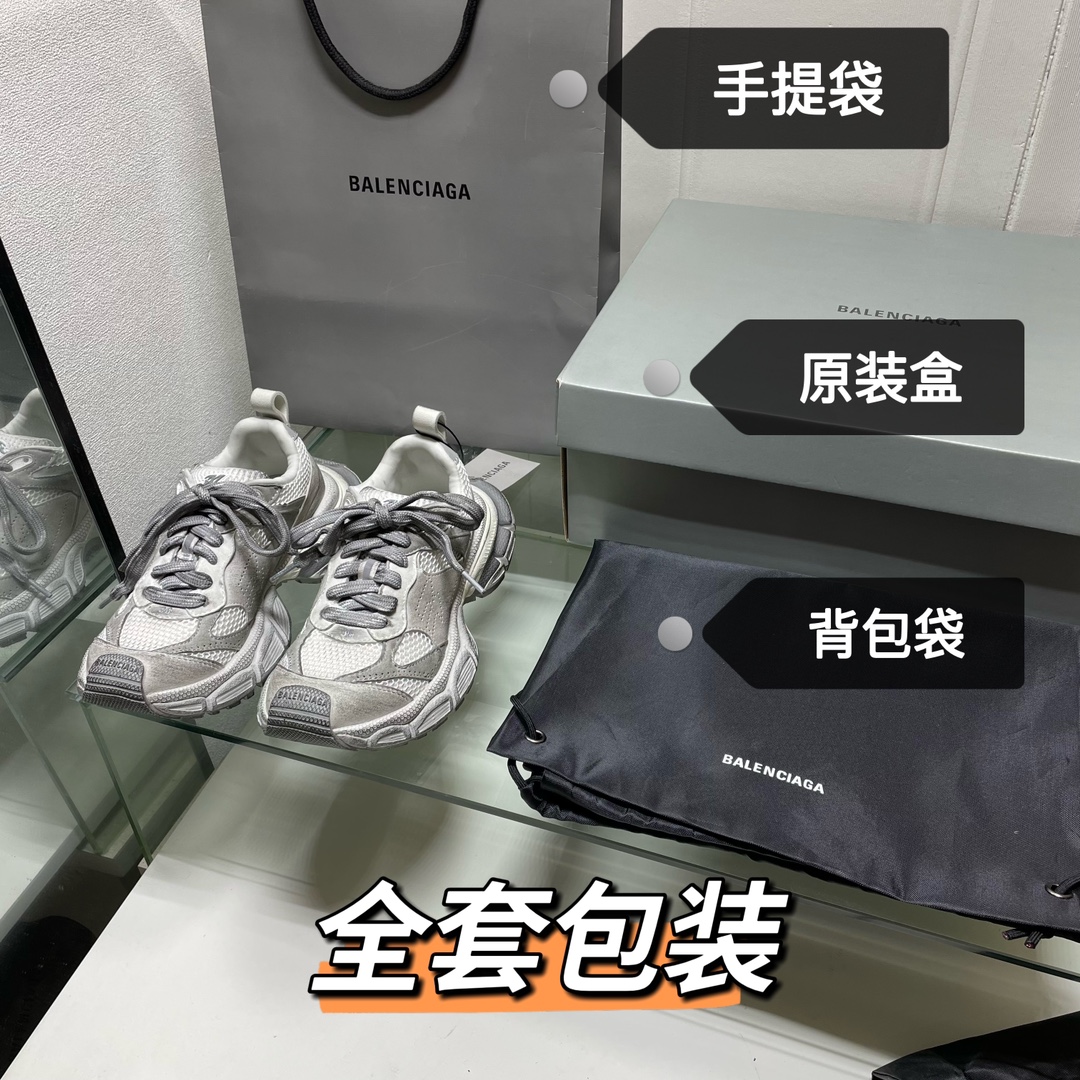 💰400 （顶级莞货）
专柜包装，偏大一码
🔥巴黎世家九代新款🔥炫彩🔥𝗕𝗔𝗟𝗘𝗡𝗖𝗜*Sunner大底纯原版本 运动鞋强势出货 重工打造 所有配件均通过定做出产正品裁片 正确字体电绣 粗细、位置、大小正确 侧边TPU 透气孔匹配意产原版 ，TPU软底 原版一致 "Balenciaga" 大底LOGO 立体感十足 原厂皮料 采购原厂网纱 Size，35-46