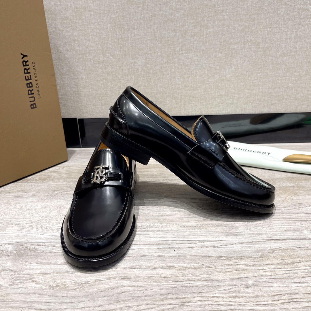 Burberry Men's Leather Loafers - Classic Style, Premium Quality Leather Sole 4 i1703792448 5580 2