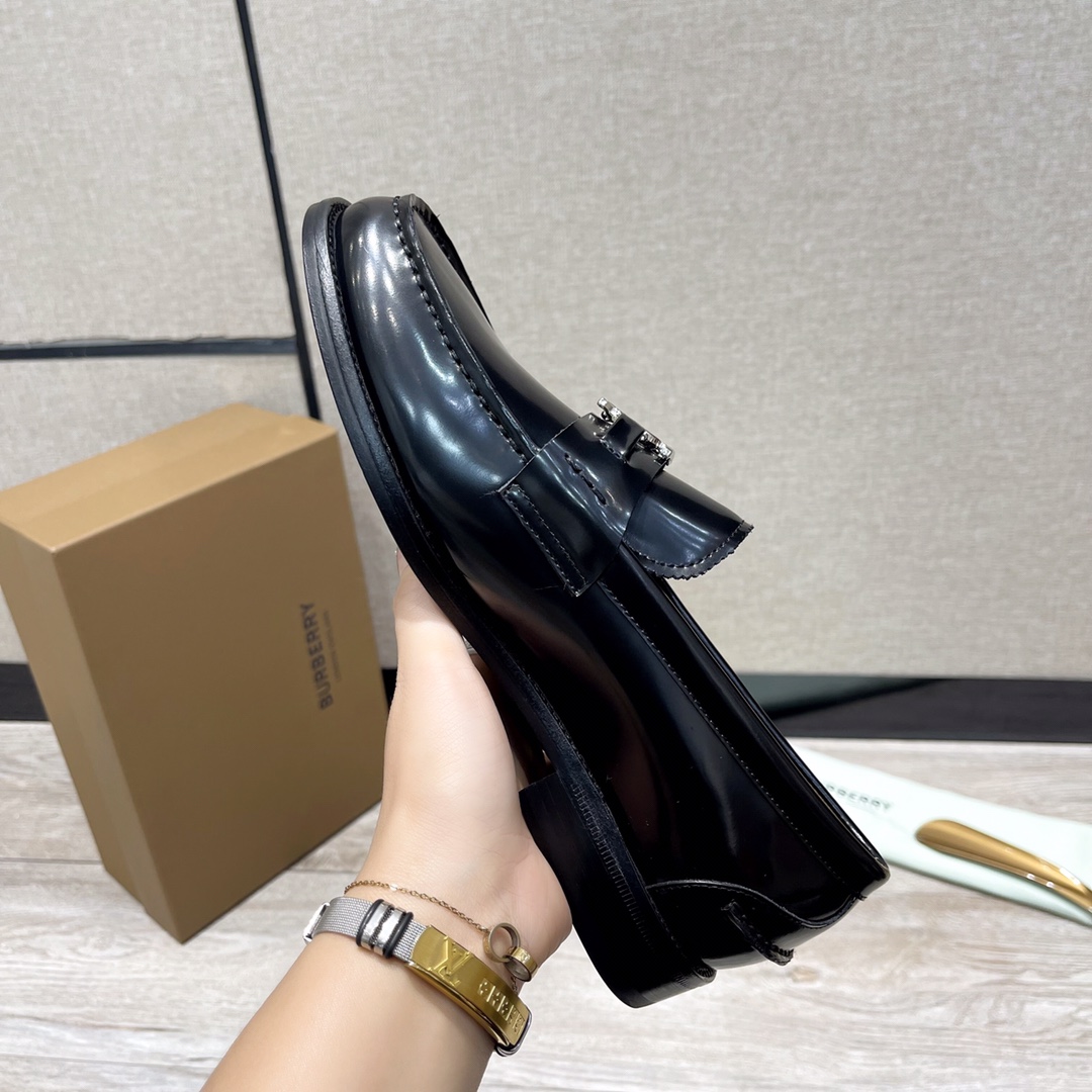 Burberry Men's Leather Loafers - Classic Style, Premium Quality Leather Sole 3 i1703792448 6207 1