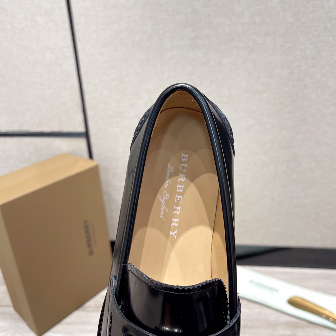 Burberry Men's Leather Loafers - Classic Style, Premium Quality Leather Sole 9 i1703792448 753 7