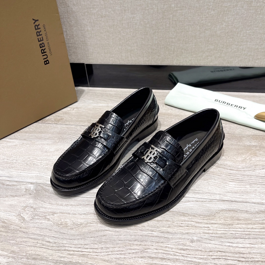 NO:353939,Burberr* men's genuine leather outsole formal casual leather shoes, high-end and atmospheric, British temperament products, calfskin breathable inner lining, imported leather outsole, top quality!  Size39-44 (38.45.46 custom made), burberry, cowhide, Leather soles19860909Burberr*男士真皮大底正装休闲皮鞋,高端大气,英伦气质单品,小牛皮透气内里,进口真皮大底,顶级品质！ Size39-44（38.45.46定做）,,burberry,cowhide,Leather soles,Men's shoes