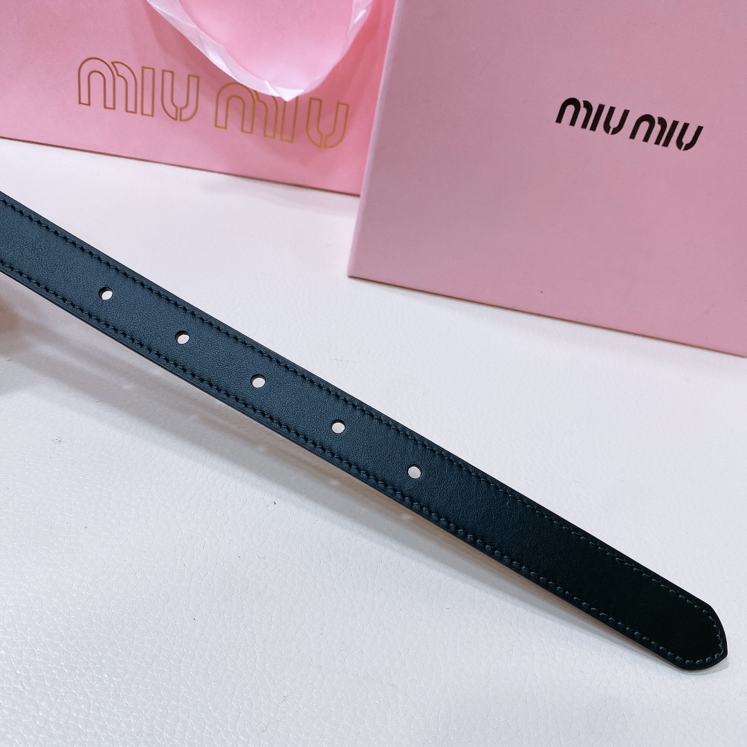 “Premium Leather Belt with Metal Logo Clinker: Ideal for Elevating Style” - 图片 6