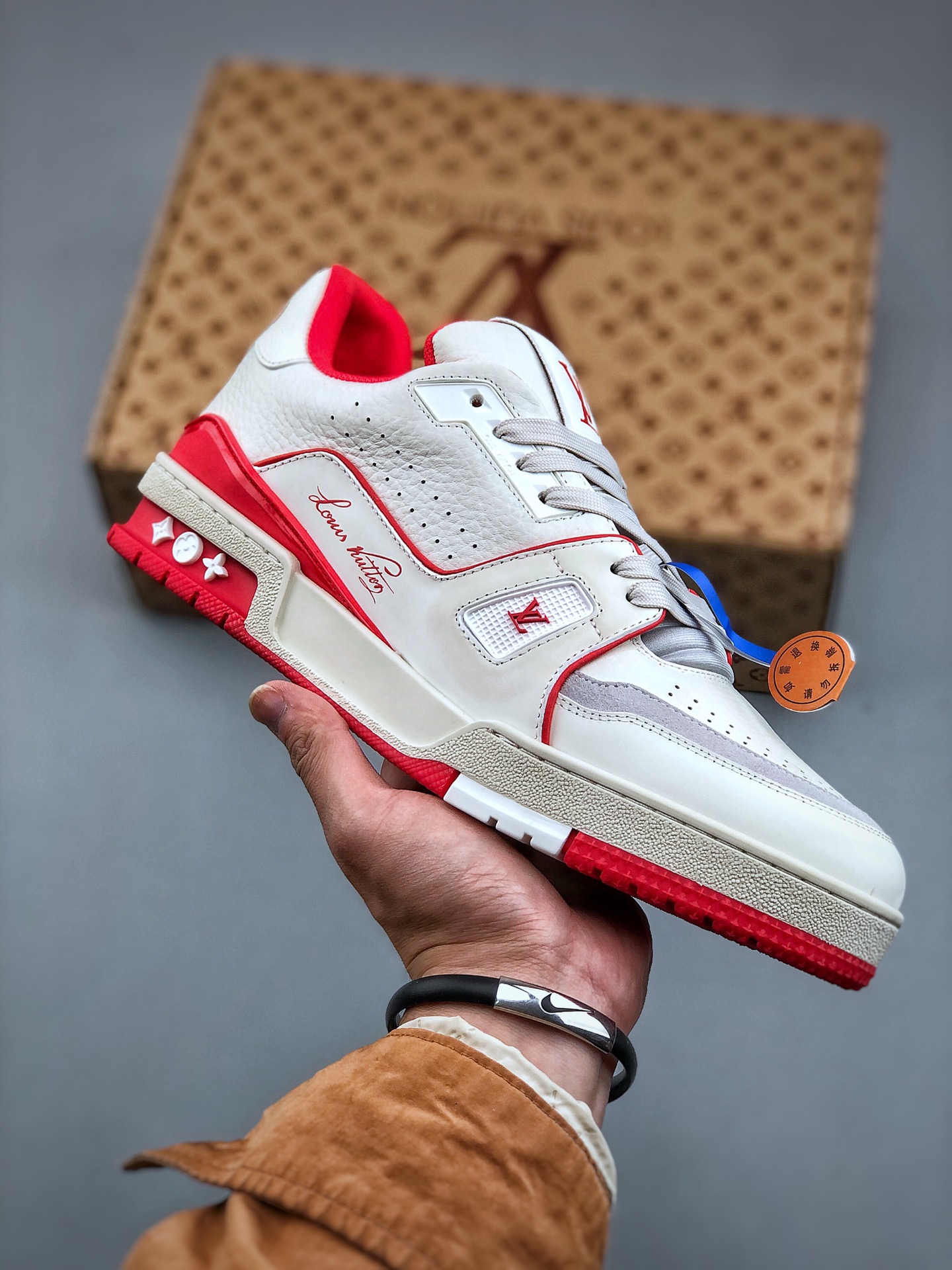 650 Louis Vuitton Trainer Sneaker Low休闲运动文化百搭篮球板鞋  白红