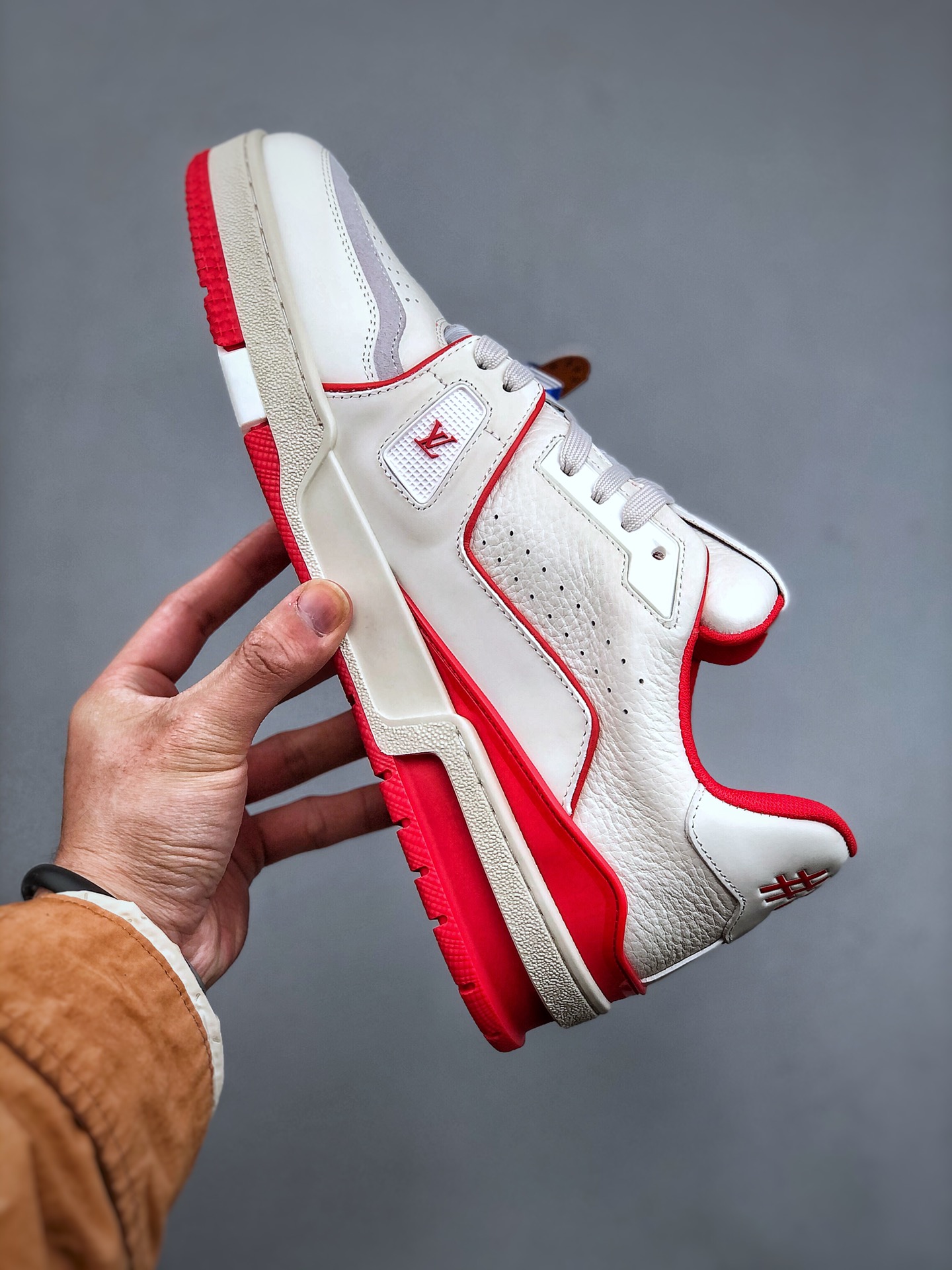 650 Louis Vuitton Trainer Sneaker Low休闲运动文化百搭篮球板鞋  白红