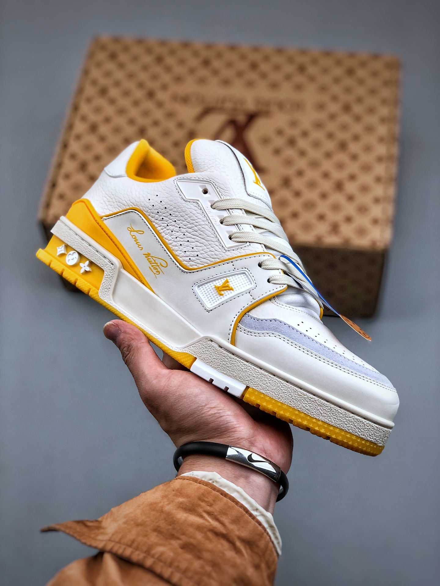 650 Virgil Abloh亲自操刀设计全新LV路易威登Louis Vuitton Trainer Sneaker Low休闲运动文化百搭篮球板鞋 白黄