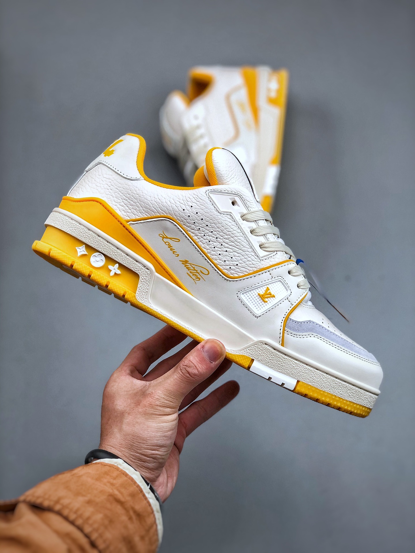650 Virgil Abloh亲自操刀设计全新LV路易威登Louis Vuitton Trainer Sneaker Low休闲运动文化百搭篮球板鞋 白黄
