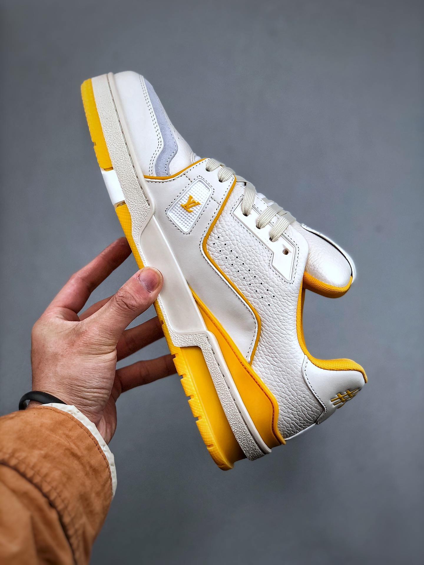 650 Virgil Abloh亲自操刀设计全新LV路易威登Louis Vuitton Trainer Sneaker Low休闲运动文化百搭篮球板鞋 白黄