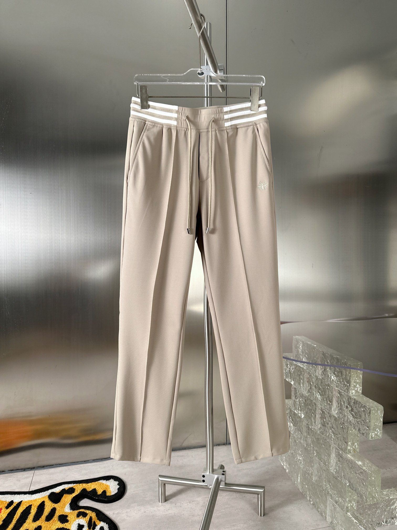 Dior Clothing Pants & Trousers Black Khaki White Embroidery Spring/Summer Collection Casual