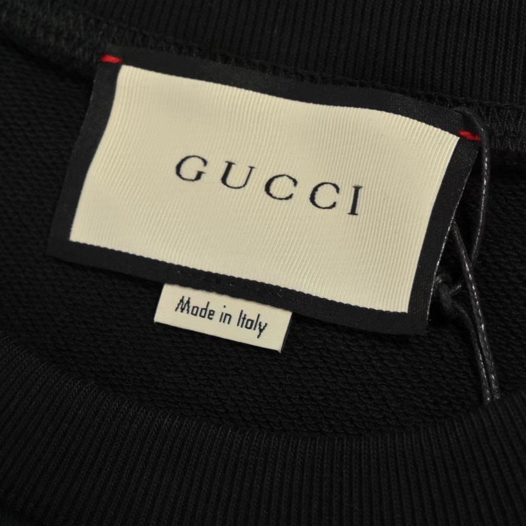 古驰/Gucci 秋冬新款 绿色闪电字母logo圆领卫衣 胸前的橄榄绿闪电 搭配经典闪电字母图案