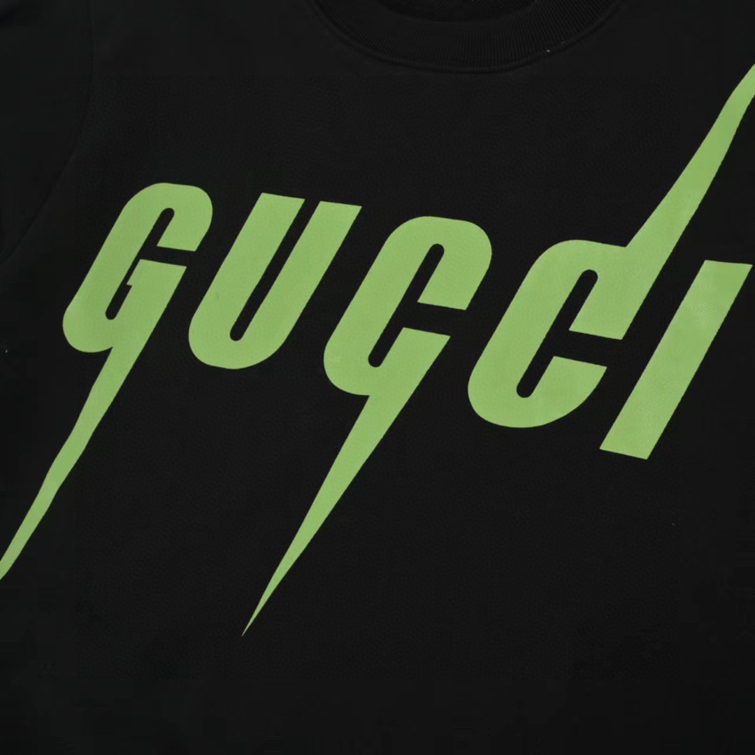 古驰/Gucci 秋冬新款 绿色闪电字母logo圆领卫衣 胸前的橄榄绿闪电 搭配经典闪电字母图案