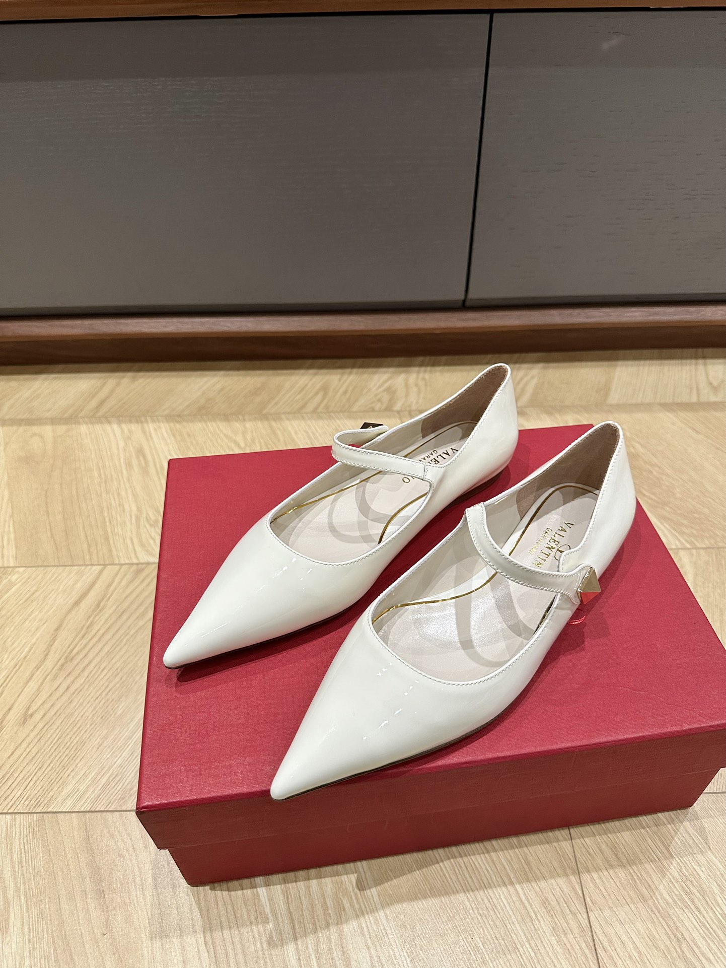 발렌티노 메리제인 레플리카 24582