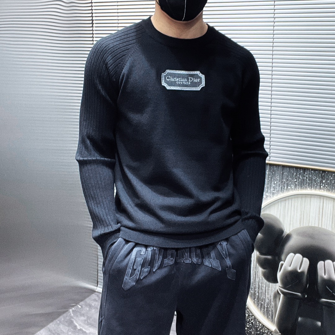    迪奥  Dior  秋冬新款 羊毛混纺 圆领 长袖 毛衣 羊毛衫 打底衫，高端版本！专柜定制面料 