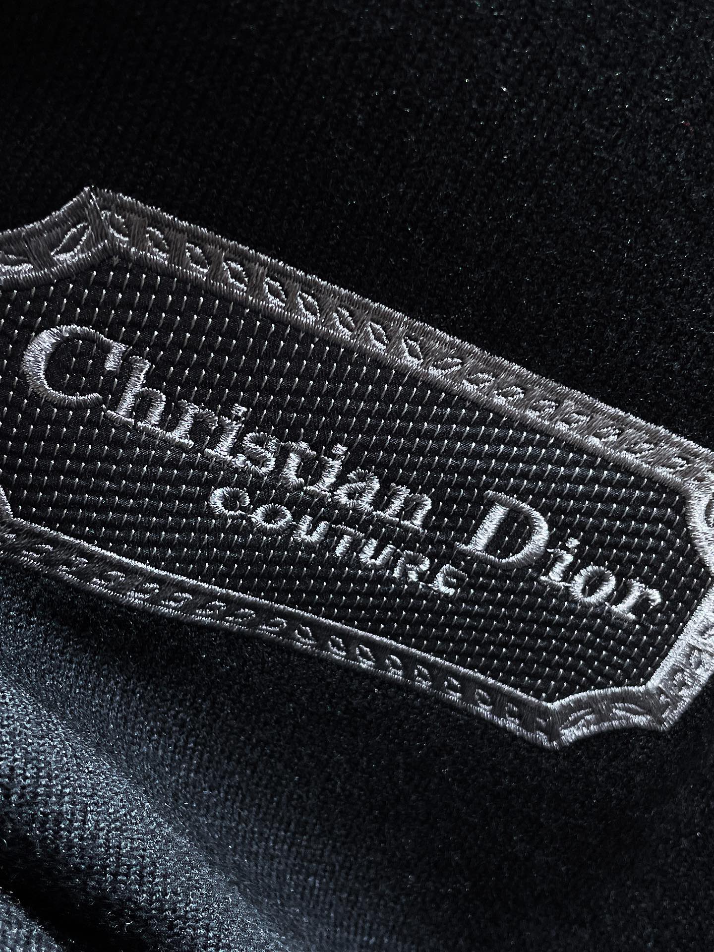    迪奥  Dior  秋冬新款 羊毛混纺 圆领 长袖 毛衣 羊毛衫 打底衫，高端版本！专柜定制面料 