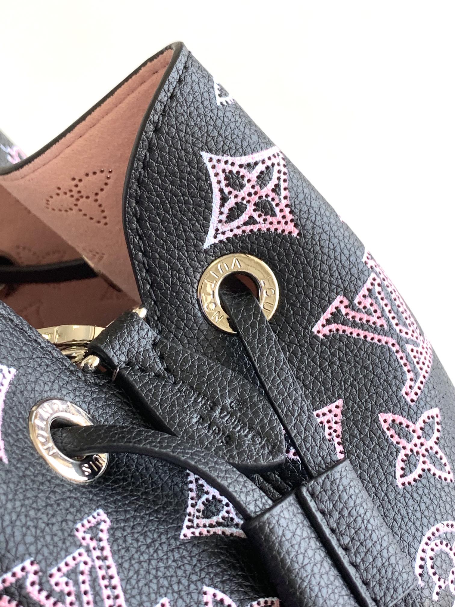 Louis Vuitton M21096 本款 Bella