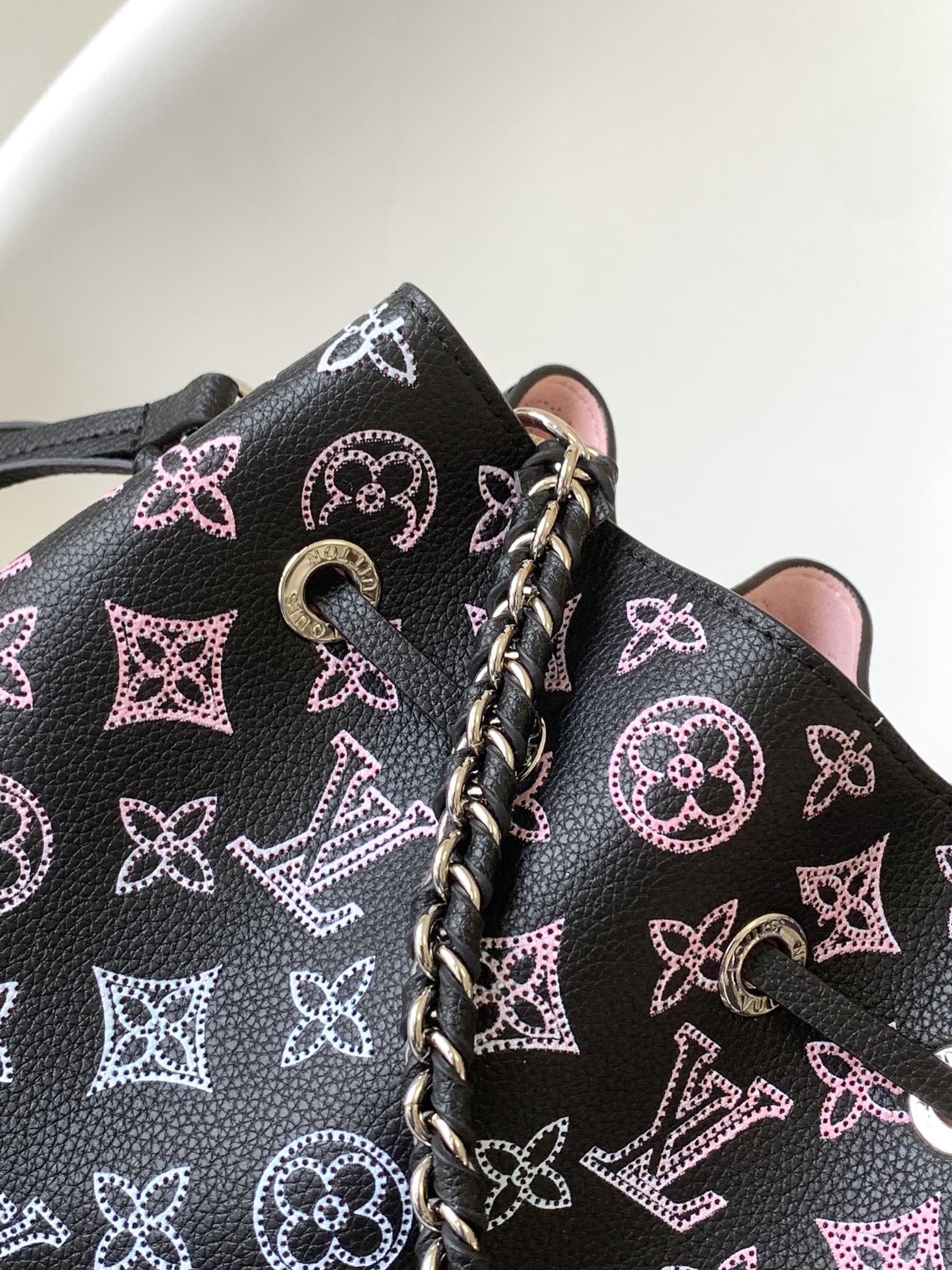 Louis Vuitton M21096 本款 Bella