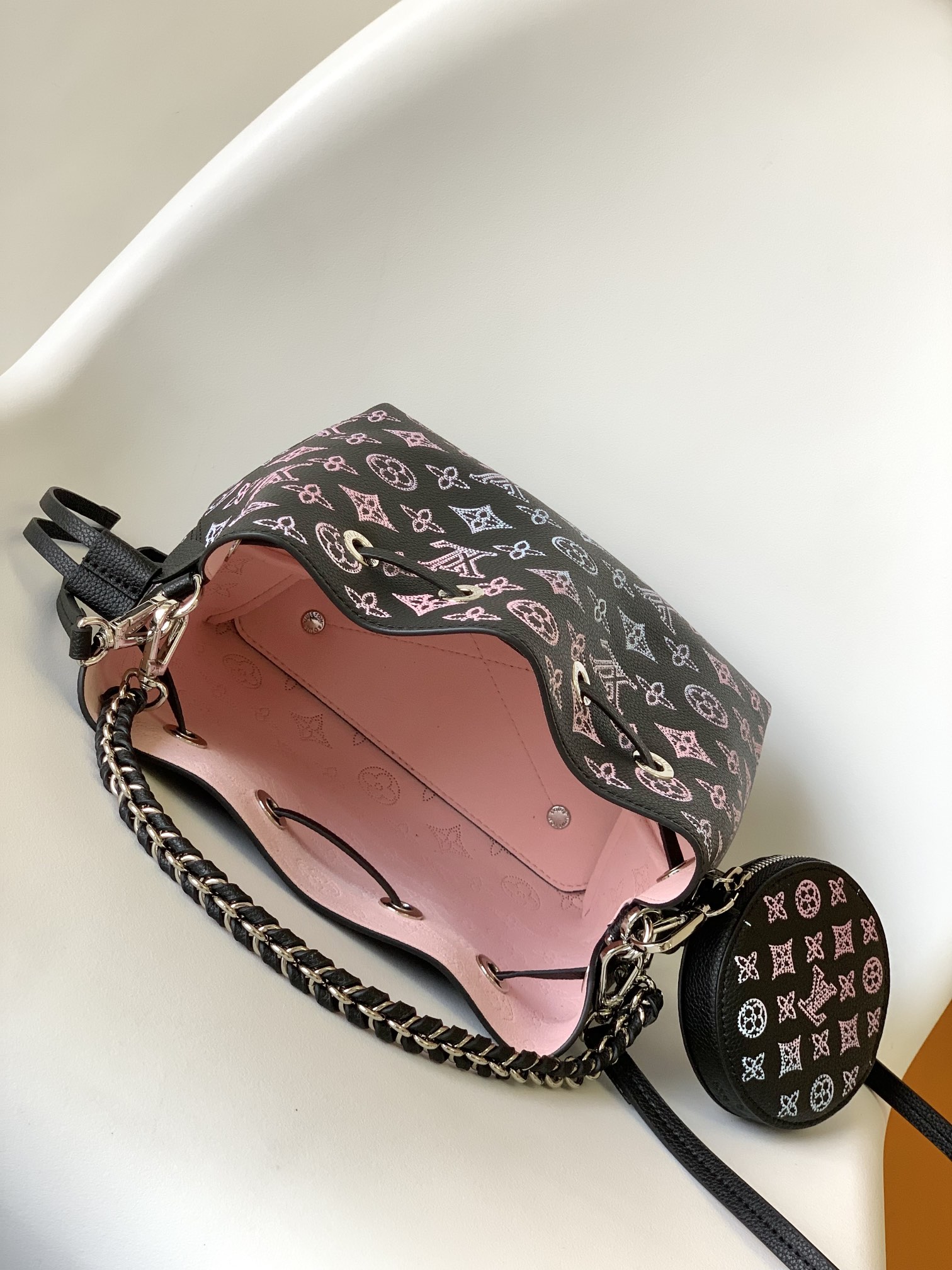 Louis Vuitton M21096 本款 Bella