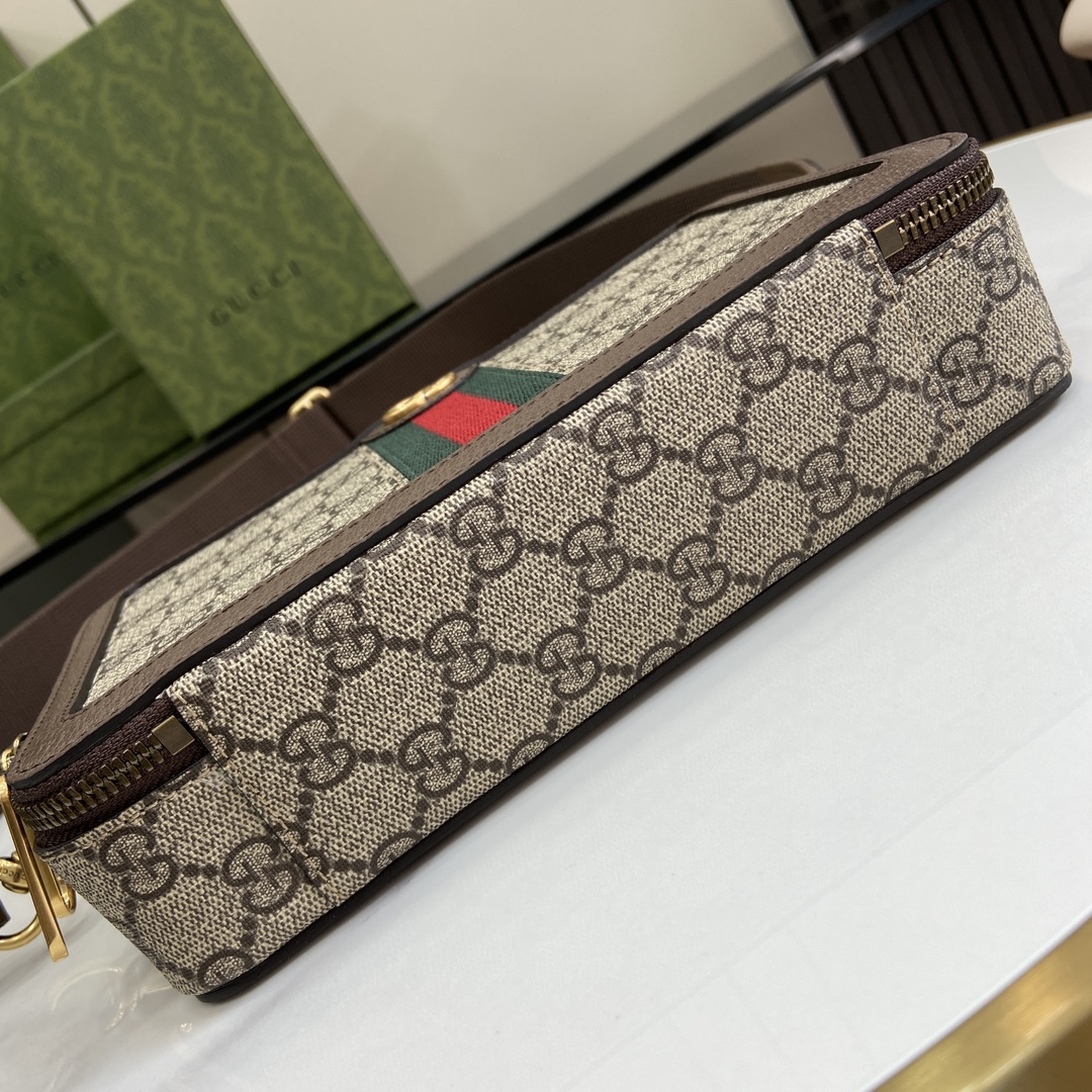 Gucci Ophidia Mini Handbag - Iconic Design, Compact Size, and Timeless Style 4 i1704107475 114 2