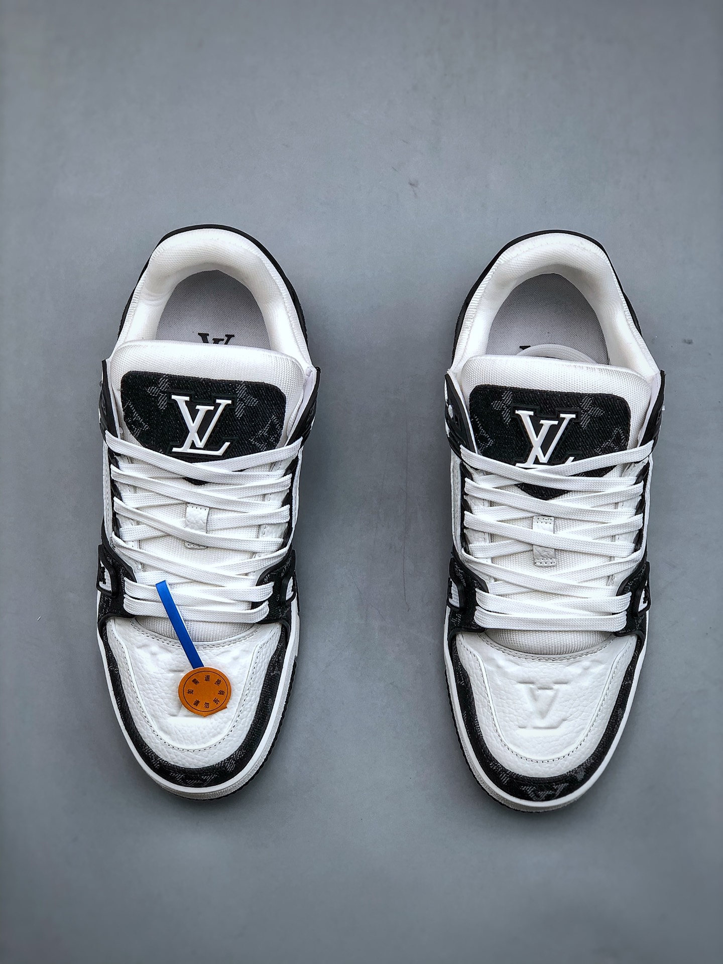 Virgil Abloh亲自操刀设计全新LV路易威登Louis Vuitton Trainer Sneaker Low休闲运动文化百搭篮球板鞋