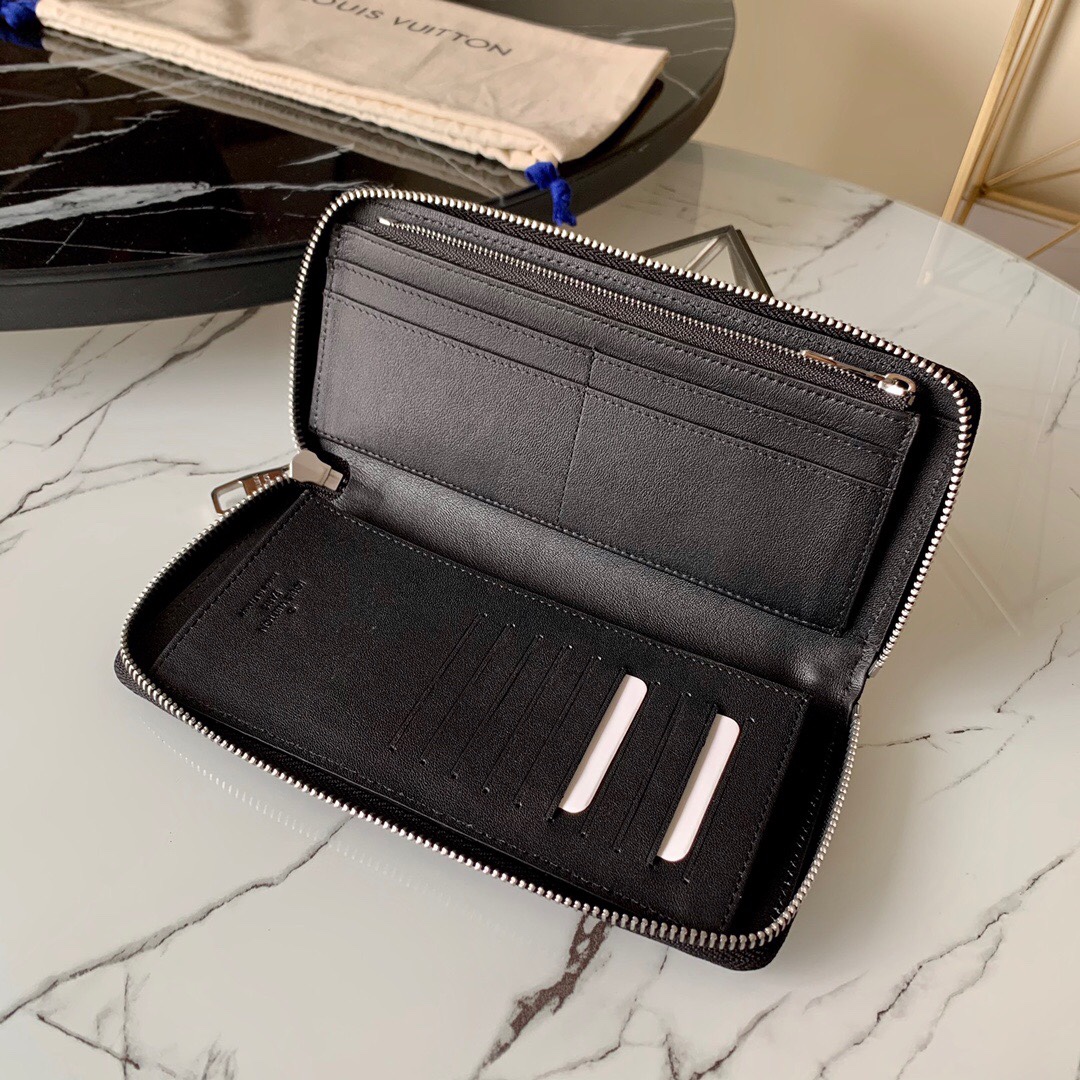 Valentino Classic Handcrafted Luxury Leather Shoulder Bag Ref 6