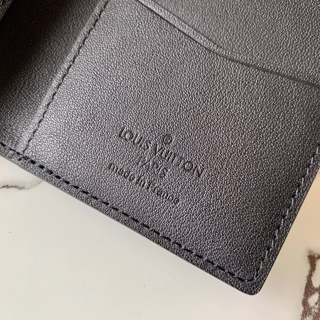 Miu Miu Classic Handcrafted Luxury Leather Shoulder Bag Ref 5