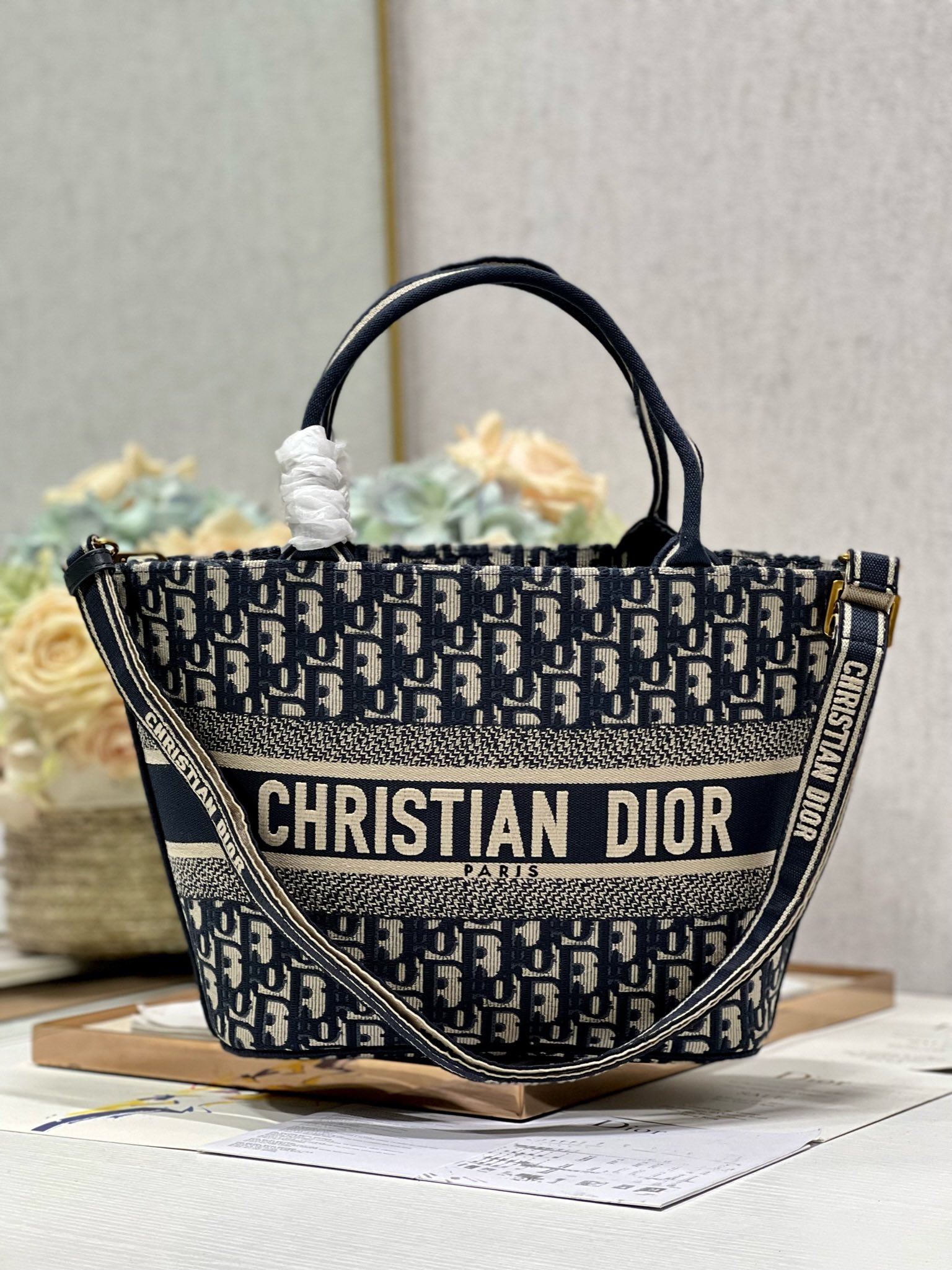 Dior Luxury Designer Handbag Shoulder Bag in fine calfskin 2