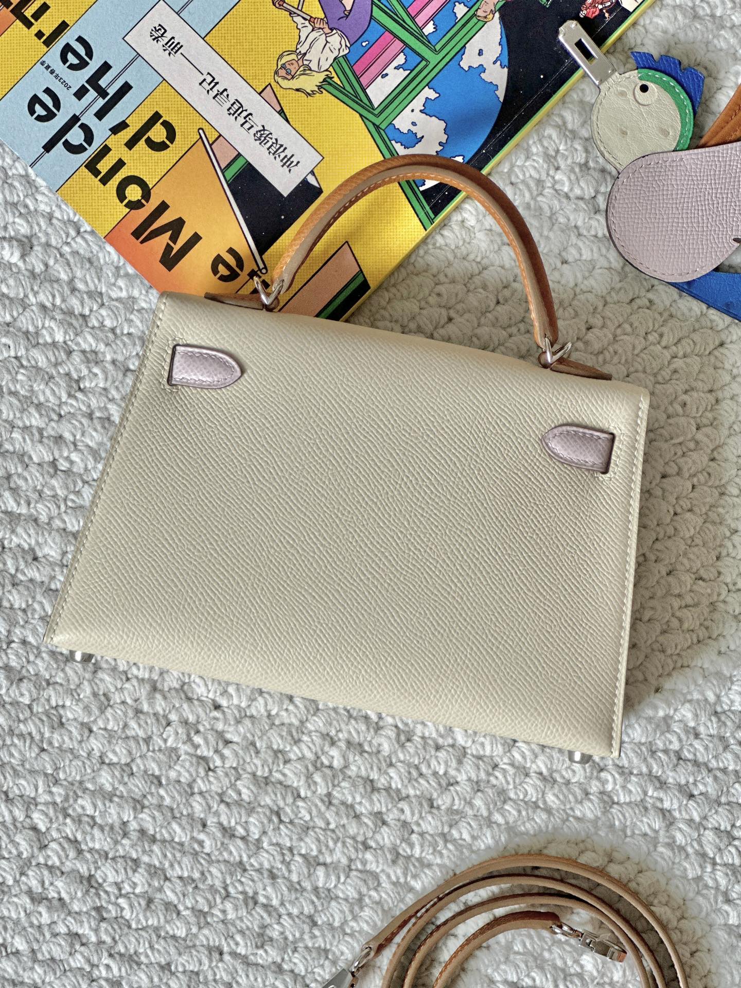Hermes Kelly Borsette Borse Crossbody & Borse a Tracolla Marrone Colore caffè Milkshake bianco Viola Bianco Disney Mini 3 i1704187816 5901 1