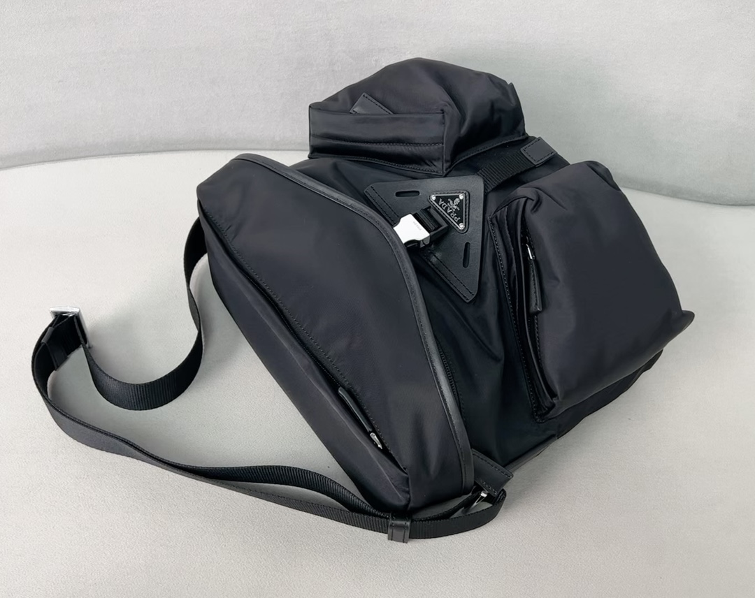 Show time23 New product prada debuts 2024 early spring new product nylon messenger bag officially on sale 2VD062