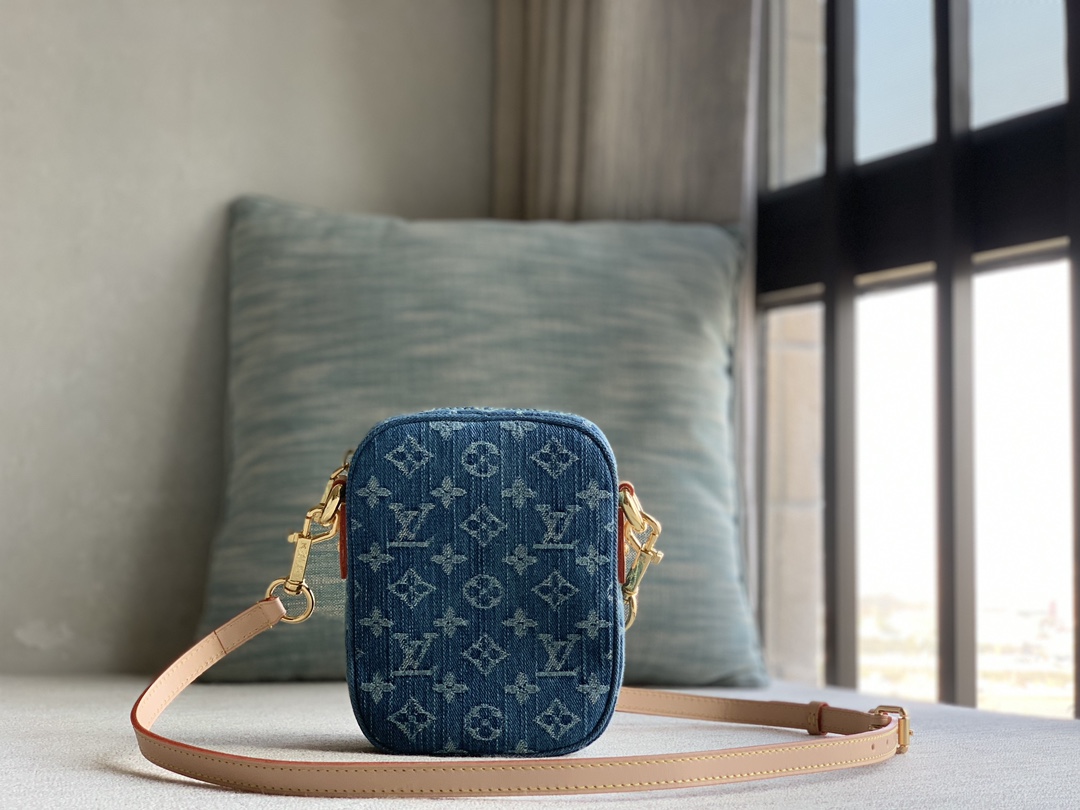 [Fairfax Pochette clutch] M82948 blue (denim denim)