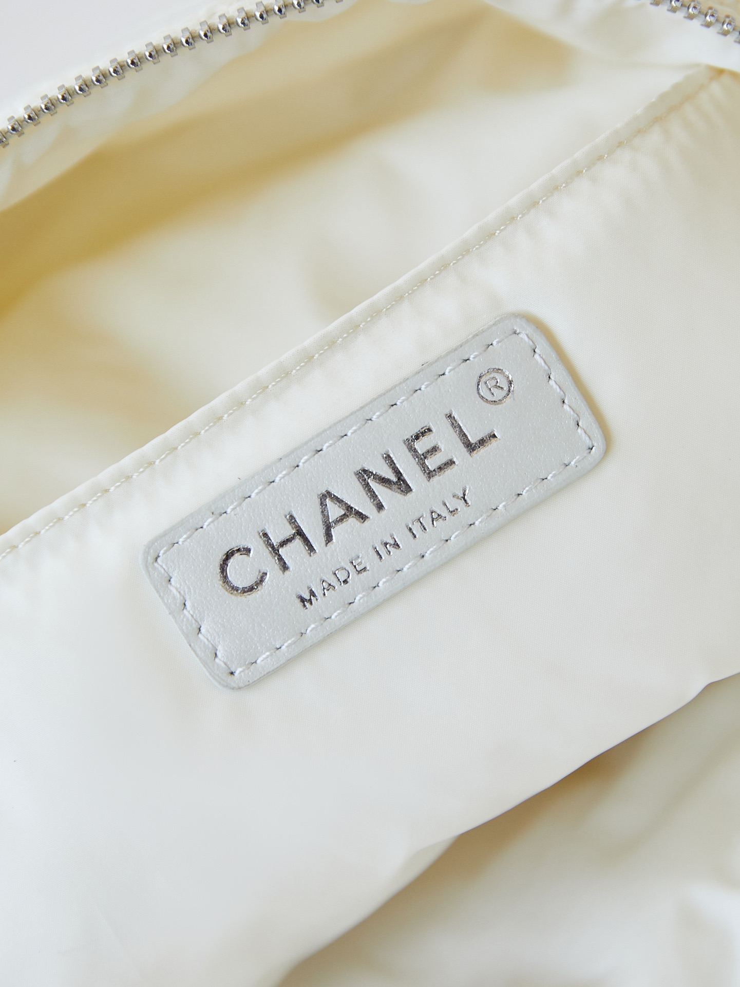 Chanel 最新的滑雪系列也已经发布啦 8