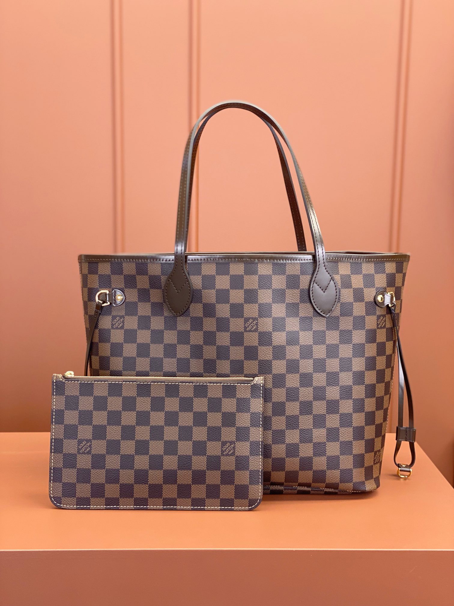 Louis Vuitton LV Neverfull Sacs À Main Tout en acier N41358