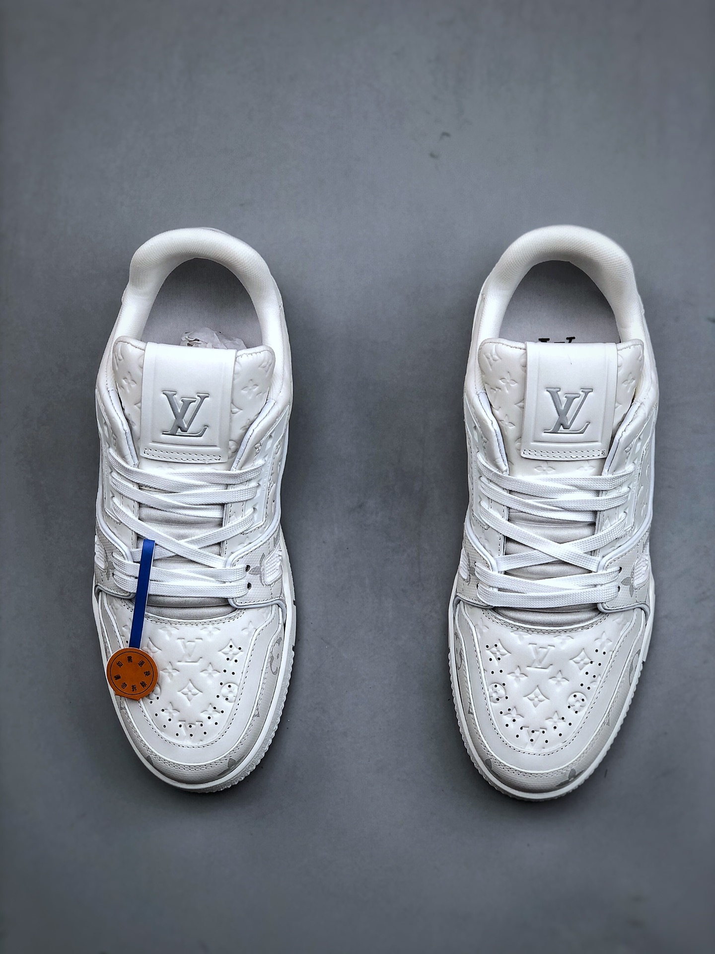 650 Virgil Abloh亲自操刀设计全新LV路易威登Louis Vuitton Trainer Sneaker Low休闲运动文化百搭篮球板鞋 3D全白