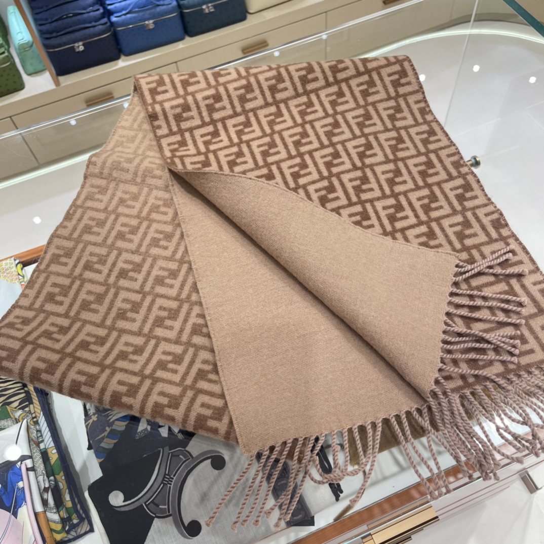 Fendi Top
 Scarf Cashmere Wool Fashion