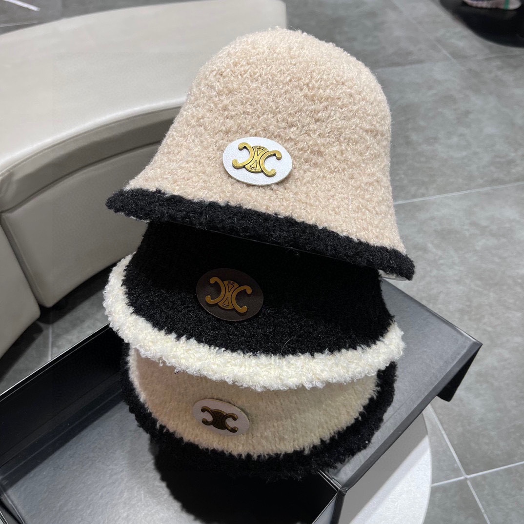 NO:189454,Celin Celing Fisherman's Hat~New autumn and winter models are on the shelves. This year, every hat wants to have a design that is easy to design and is easy to casual, fashionable and high-end. It is super easy to match. Needless to say, the hat shape is absolutely beautiful!  Get the same style for the show, fisherman hat baseball hat knit hat, hat, celine, celine, espadrilles, hats19860909赛琳Celing渔夫帽～秋冬新款上架 今年每款帽子都想拥有设计轻易休闲时髦又带高级感 超好搭配 帽型不用多说 绝对好看！ 赶快get秀场同款吧帽子渔夫帽棒球帽针织帽,帽子,celine,celine,espadrilles,hats,hat