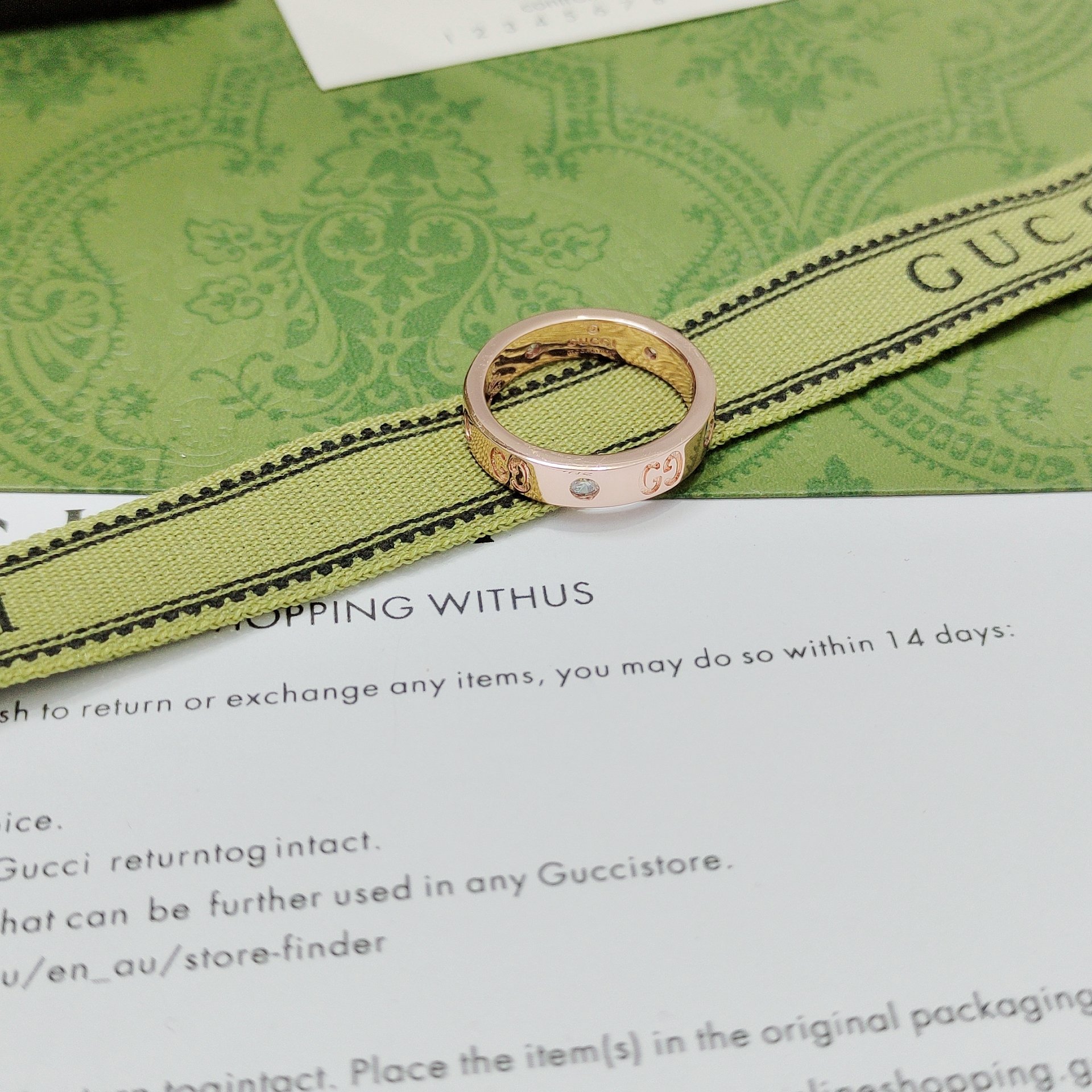 GUcci ダブルGリング - 洗練されたデザインと輝き