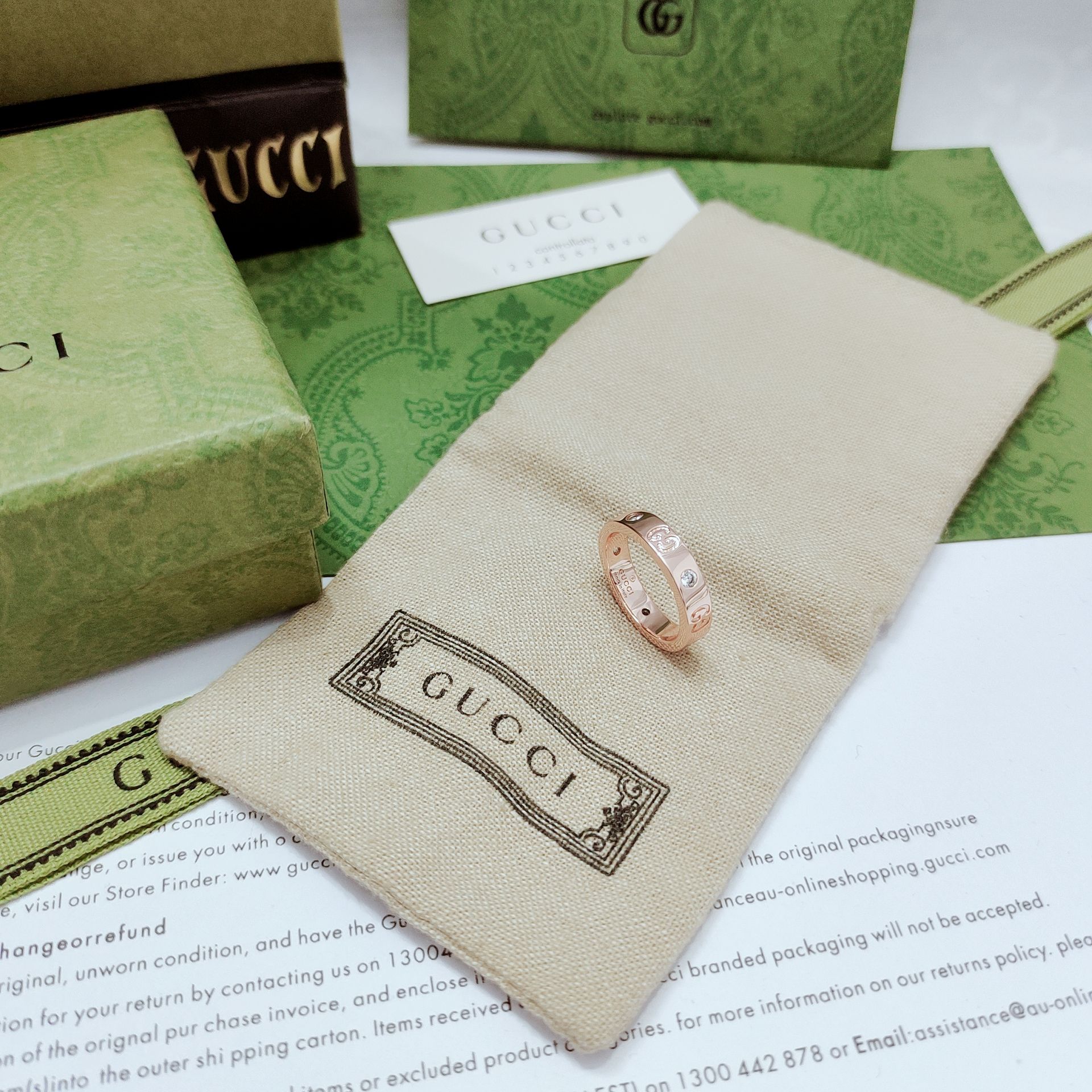 GUcci ダブルGリング - 洗練されたデザインと輝き