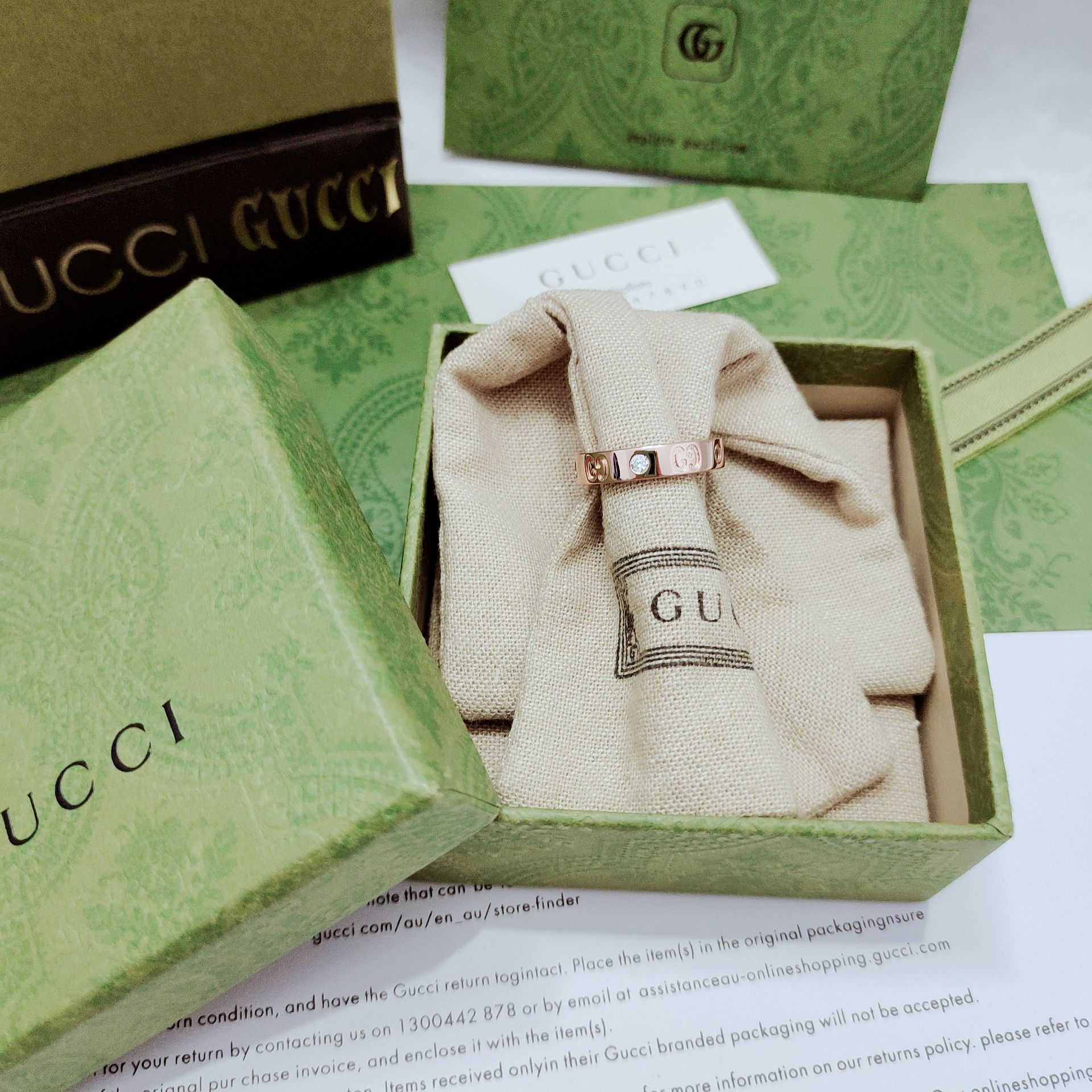 GUcci ダブルGリング - 洗練されたデザインと輝き