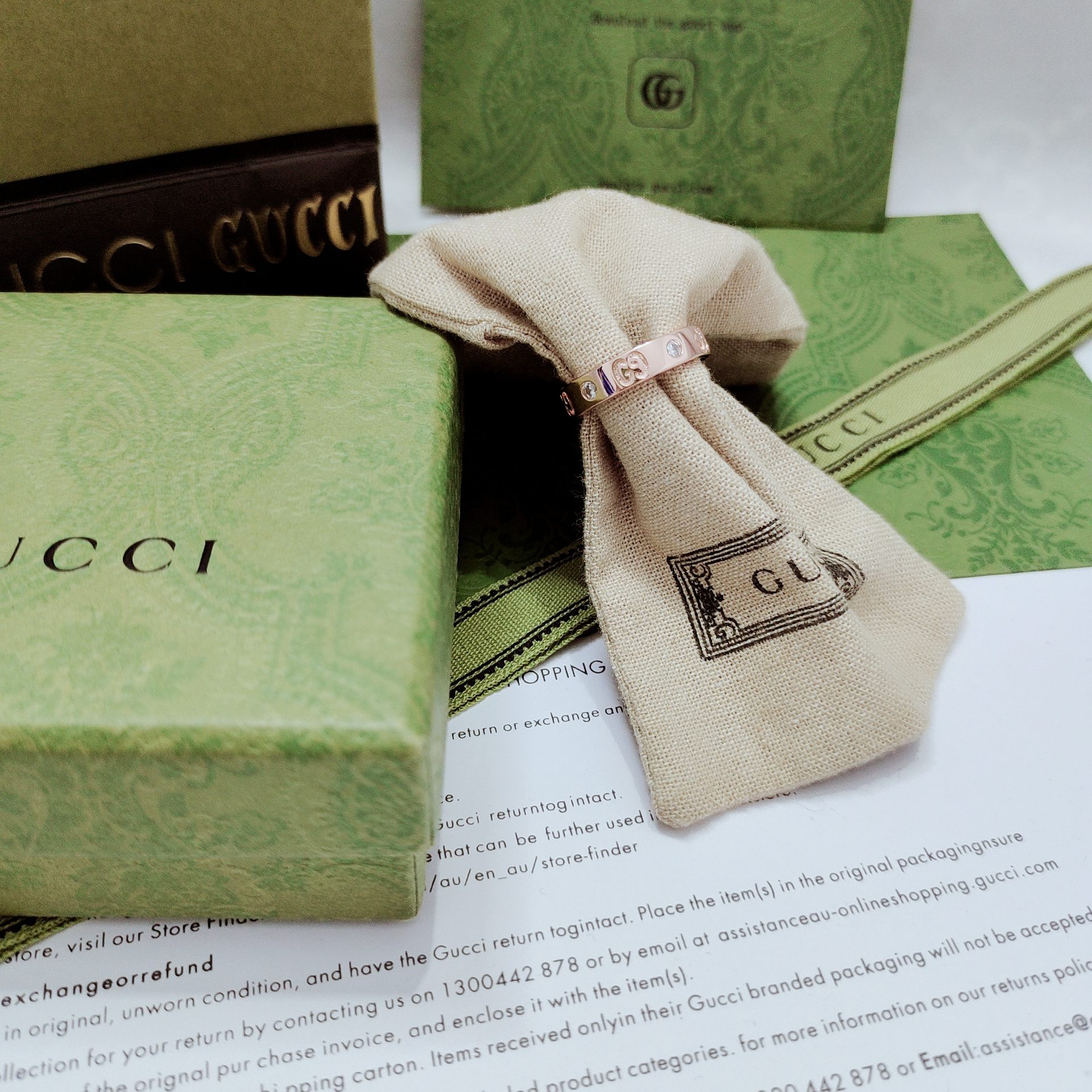 GUcci ダブルGリング - 洗練されたデザインと輝き